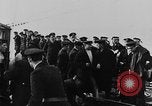 Standbild German Submarine kapituliert britischen Q-Schiff Mittelmeer, 1917, aus Sekunde 40 historischem Filmmaterial Videoclip 65675042412
