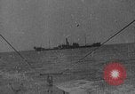 Standbild German Submarine kapituliert britischen Q-Schiff Mittelmeer, 1917, aus Sekunde 60 historischem Filmmaterial Videoclip 65675042412