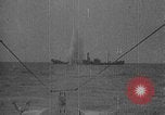 Standbild German Submarine kapituliert britischen Q-Schiff Mittelmeer, 1917, aus Sekunde 62 historischem Filmmaterial Videoclip 65675042412