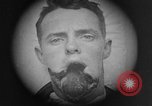 Standbild Gesichtsbehandlung Wunden auf Ersten Weltkrieg Soldaten Frankreich, 1918, aus Sekunde 5 historischem Filmmaterial Videoclip 65675042426