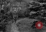 Standbild Unter Granatenschock stehende alliierte Soldaten Frankreich, 1918, aus Sekunde 15 historischem Filmmaterial Videoclip 65675042429