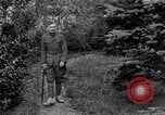 Standbild Unter Granatenschock stehende alliierte Soldaten Frankreich, 1918, aus Sekunde 38 historischem Filmmaterial Videoclip 65675042429