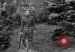 Standbild Unter Granatenschock stehende alliierte Soldaten Frankreich, 1918, aus Sekunde 41 historischem Filmmaterial Videoclip 65675042429
