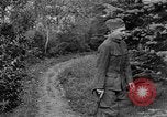 Standbild Unter Granatenschock stehende alliierte Soldaten Frankreich, 1918, aus Sekunde 51 historischem Filmmaterial Videoclip 65675042429