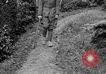 Standbild Unter Granatenschock stehende alliierte Soldaten Frankreich, 1918, aus Sekunde 57 historischem Filmmaterial Videoclip 65675042429