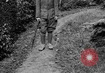 Standbild Unter Granatenschock stehende alliierte Soldaten Frankreich, 1918, aus Sekunde 60 historischem Filmmaterial Videoclip 65675042429