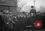 Standbild britischen Menschen Wehrpflichtigen während Ersten Weltkrieg Vereinigtes Königreich, 1916, aus Sekunde 3 historischem Filmmaterial Videoclip 65675042465