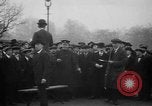 Standbild britischen Menschen Wehrpflichtigen während Ersten Weltkrieg Vereinigtes Königreich, 1916, aus Sekunde 10 historischem Filmmaterial Videoclip 65675042465