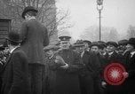 Standbild britischen Menschen Wehrpflichtigen während Ersten Weltkrieg Vereinigtes Königreich, 1916, aus Sekunde 12 historischem Filmmaterial Videoclip 65675042465