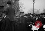 Standbild britischen Menschen Wehrpflichtigen während Ersten Weltkrieg Vereinigtes Königreich, 1916, aus Sekunde 13 historischem Filmmaterial Videoclip 65675042465