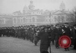 Standbild britischen Menschen Wehrpflichtigen während Ersten Weltkrieg Vereinigtes Königreich, 1916, aus Sekunde 31 historischem Filmmaterial Videoclip 65675042465
