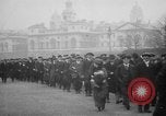 Standbild britischen Menschen Wehrpflichtigen während Ersten Weltkrieg Vereinigtes Königreich, 1916, aus Sekunde 33 historischem Filmmaterial Videoclip 65675042465