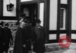 Immagine di Raccolta degna del Signore e signori Il Galles Regno Unito, 1916, secondo 27 filmato di repertorio 65675042467