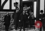Immagine di Raccolta degna del Signore e signori Il Galles Regno Unito, 1916, secondo 39 filmato di repertorio 65675042467