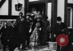 Immagine di Raccolta degna del Signore e signori Il Galles Regno Unito, 1916, secondo 45 filmato di repertorio 65675042467
