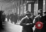 Standbild Der britische Premierminister Herbert Henry ein Asquith am Bahnhof London England, 1916, aus Sekunde 3 historischem Filmmaterial Videoclip 65675042468