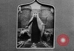Standbild französischen Frauen geehrt in Ersten Weltkrieg Frankreich, 1918, aus Sekunde 9 historischem Filmmaterial Videoclip 65675042487