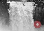Image Snoqualmie Falls Cascade en 1917 Snoqualmie Washington USA, 1917, de la seconde 10 séquences d'archives historiques vidéo 65675042497