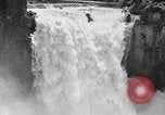 Image Snoqualmie Falls Cascade en 1917 Snoqualmie Washington USA, 1917, de la seconde 11 séquences d'archives historiques vidéo 65675042497