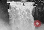 Image Snoqualmie Falls Cascade en 1917 Snoqualmie Washington USA, 1917, de la seconde 12 séquences d'archives historiques vidéo 65675042497