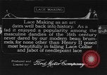 Standbild lace machen Textilfabrik Webstühle bei der Arbeit United States USA, 1917, aus Sekunde 1 historischem Filmmaterial Videoclip 65675042502