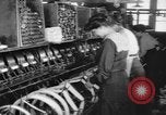 Standbild lace machen Textilfabrik Webstühle bei der Arbeit United States USA, 1917, aus Sekunde 8 historischem Filmmaterial Videoclip 65675042502