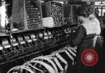 Standbild lace machen Textilfabrik Webstühle bei der Arbeit United States USA, 1917, aus Sekunde 14 historischem Filmmaterial Videoclip 65675042502