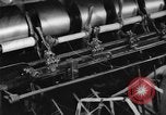 Standbild lace machen Textilfabrik Webstühle bei der Arbeit United States USA, 1917, aus Sekunde 15 historischem Filmmaterial Videoclip 65675042502