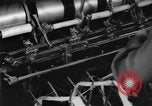 Standbild lace machen Textilfabrik Webstühle bei der Arbeit United States USA, 1917, aus Sekunde 17 historischem Filmmaterial Videoclip 65675042502