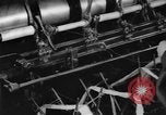 Standbild lace machen Textilfabrik Webstühle bei der Arbeit United States USA, 1917, aus Sekunde 19 historischem Filmmaterial Videoclip 65675042502