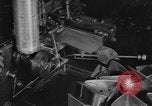 Standbild lace machen Textilfabrik Webstühle bei der Arbeit United States USA, 1917, aus Sekunde 53 historischem Filmmaterial Videoclip 65675042502
