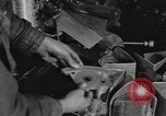 Standbild lace machen Textilfabrik Webstühle bei der Arbeit United States USA, 1917, aus Sekunde 54 historischem Filmmaterial Videoclip 65675042502