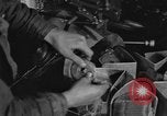 Standbild lace machen Textilfabrik Webstühle bei der Arbeit United States USA, 1917, aus Sekunde 58 historischem Filmmaterial Videoclip 65675042502