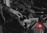 Standbild lace machen Textilfabrik Webstühle bei der Arbeit United States USA, 1917, aus Sekunde 60 historischem Filmmaterial Videoclip 65675042502