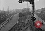 Standbild französische Soldaten am Bahnhof Ruhr, 1923, aus Sekunde 36 historischem Filmmaterial Videoclip 65675042503