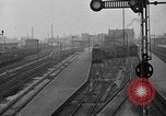 Standbild französische Soldaten am Bahnhof Ruhr, 1923, aus Sekunde 40 historischem Filmmaterial Videoclip 65675042503