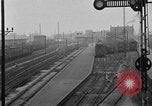 Standbild französische Soldaten am Bahnhof Ruhr, 1923, aus Sekunde 42 historischem Filmmaterial Videoclip 65675042503
