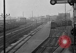 Standbild französische Soldaten am Bahnhof Ruhr, 1923, aus Sekunde 43 historischem Filmmaterial Videoclip 65675042503