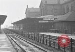 Standbild französische Soldaten am Bahnhof Ruhr, 1923, aus Sekunde 45 historischem Filmmaterial Videoclip 65675042503