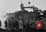 Standbild französische Soldaten am Bahnhof Ruhr, 1923, aus Sekunde 60 historischem Filmmaterial Videoclip 65675042503