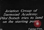 Standbild Eindecker glider Deutschland, 1922, aus Sekunde 3 historischem Filmmaterial Videoclip 65675042532