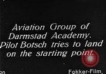 Standbild Eindecker glider Deutschland, 1922, aus Sekunde 7 historischem Filmmaterial Videoclip 65675042532