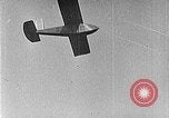 Standbild Eindecker glider Deutschland, 1922, aus Sekunde 12 historischem Filmmaterial Videoclip 65675042532