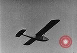 Standbild Eindecker glider Deutschland, 1922, aus Sekunde 14 historischem Filmmaterial Videoclip 65675042532
