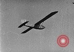 Standbild Eindecker glider Deutschland, 1922, aus Sekunde 16 historischem Filmmaterial Videoclip 65675042532