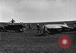 Standbild Eindecker glider Deutschland, 1922, aus Sekunde 55 historischem Filmmaterial Videoclip 65675042532
