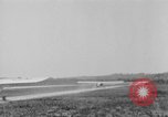Standbild Taylorcraft Flugzeuge landen und starten Alexandria Virginia United States USA, 1953, aus Sekunde 18 historischem Filmmaterial Videoclip 65675042539