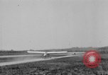Standbild Taylorcraft Flugzeuge landen und starten Alexandria Virginia United States USA, 1953, aus Sekunde 24 historischem Filmmaterial Videoclip 65675042539