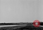 Standbild Taylorcraft Flugzeuge landen und starten Alexandria Virginia United States USA, 1953, aus Sekunde 37 historischem Filmmaterial Videoclip 65675042539