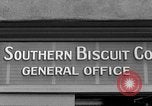 Image le sud de Biscuit Company Richmond Virginia USA, 1953, de la seconde 1 séquences d'archives historiques vidéo 65675042546